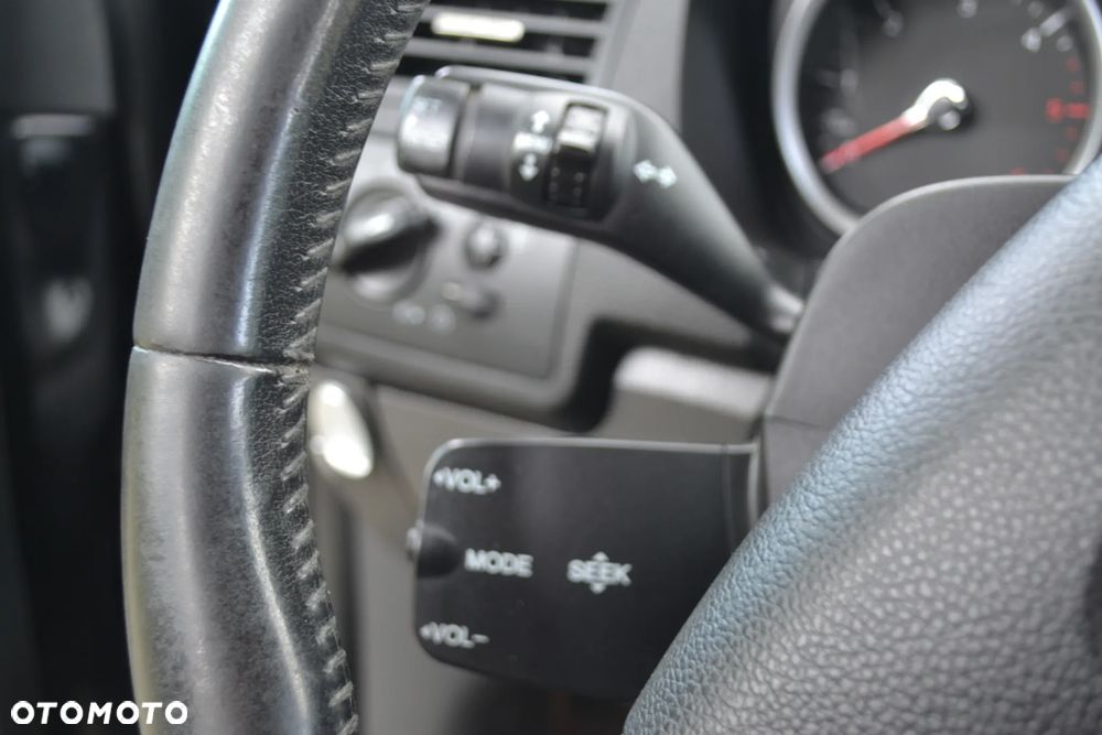 Ford Kuga 2.0 TDCi 2x4 Titanium - 29