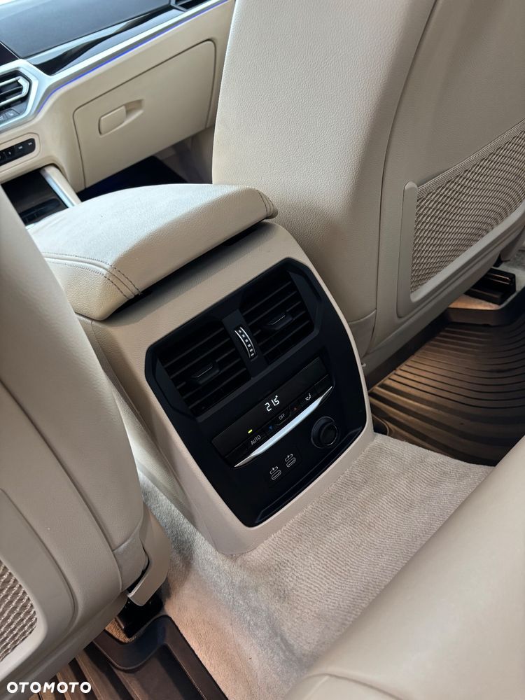 BMW Seria 3 318d Edition Luxury Line Purity - 15