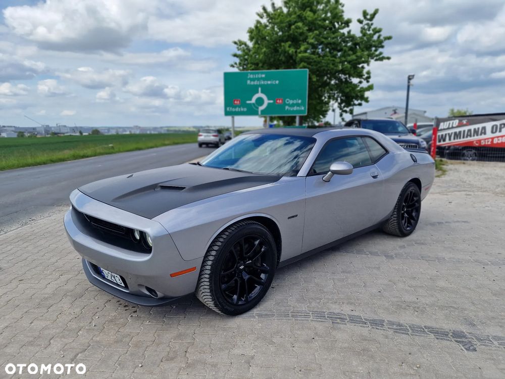 Dodge Challenger - 2