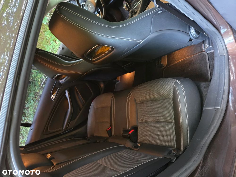 Mercedes-Benz CLA - 9