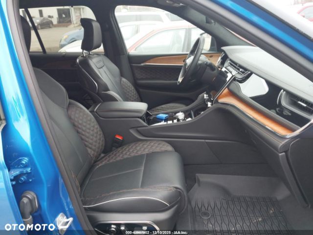 Jeep Grand Cherokee - 13