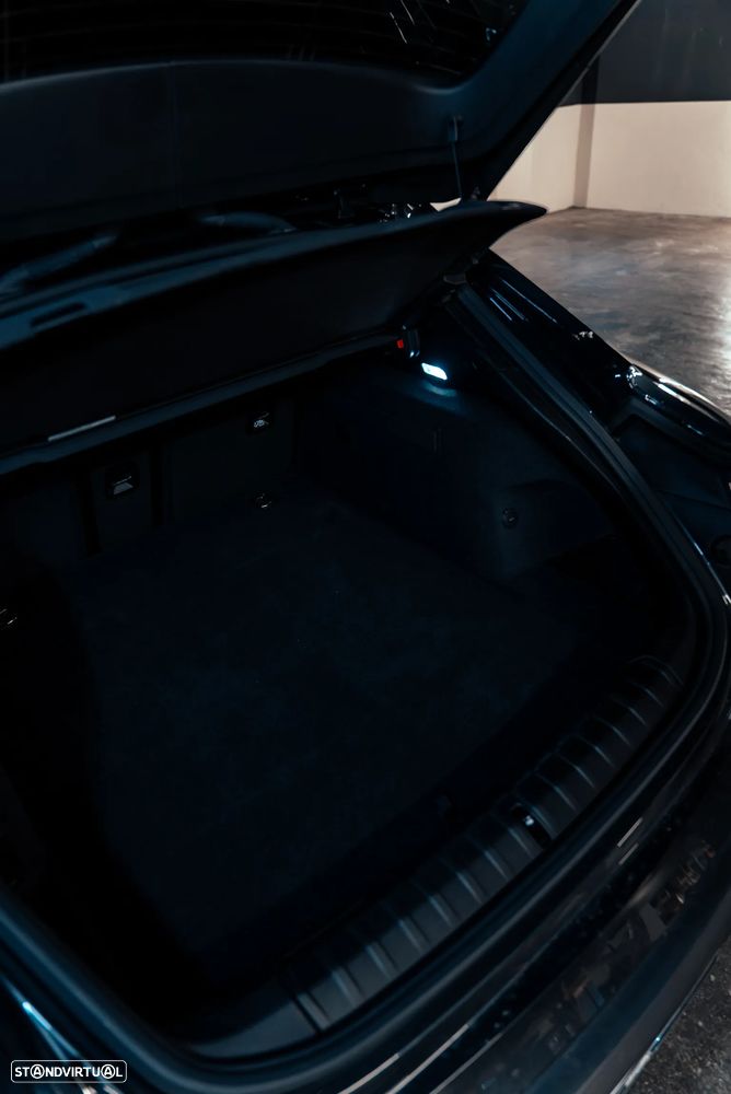 Porsche Taycan Sport Turismo - 20