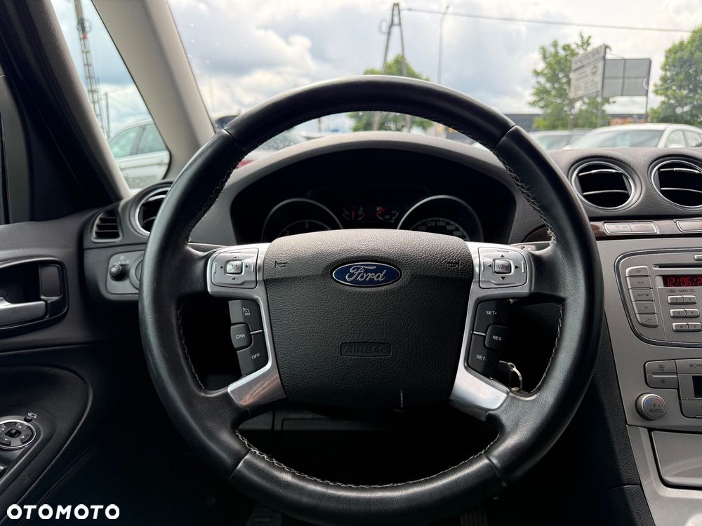 Ford Galaxy - 24