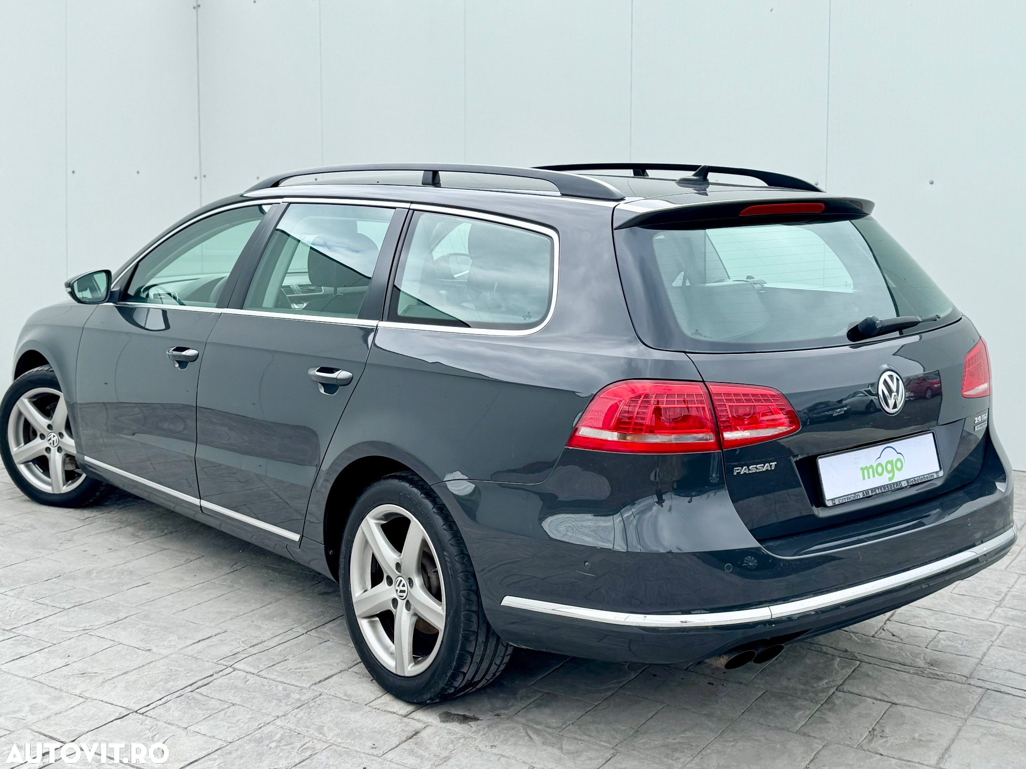 Volkswagen Passat Variant 2.0 Blue TDI SCR Highline - 2