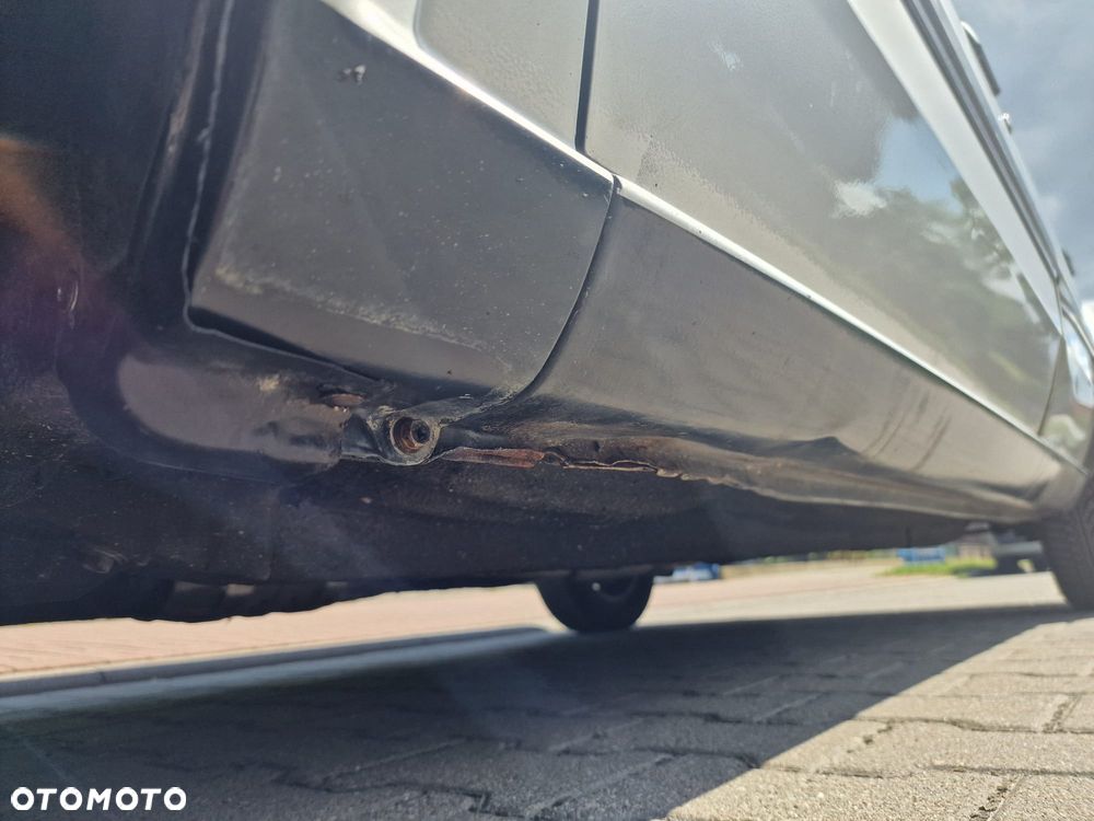 Nissan Bluebird - 26