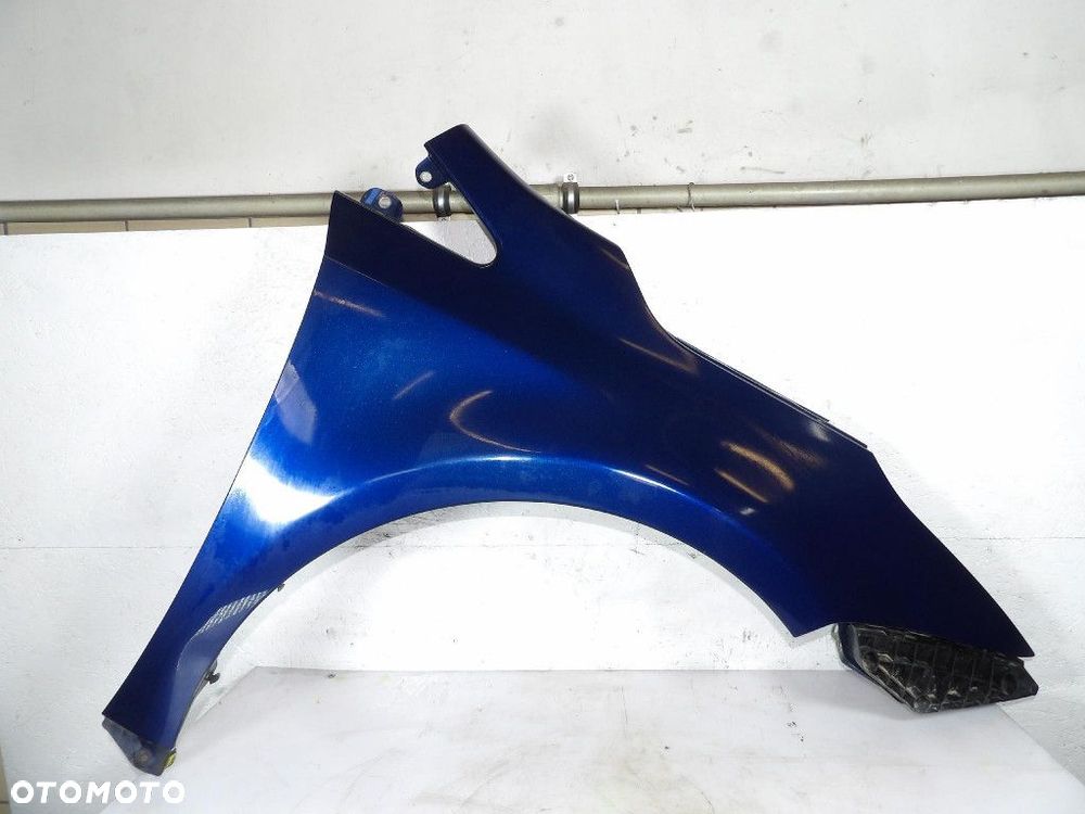 TOYOTA AVENSIS T27 LIFT BŁOTNIK PRZÓD PRAWY 8T5 - 1