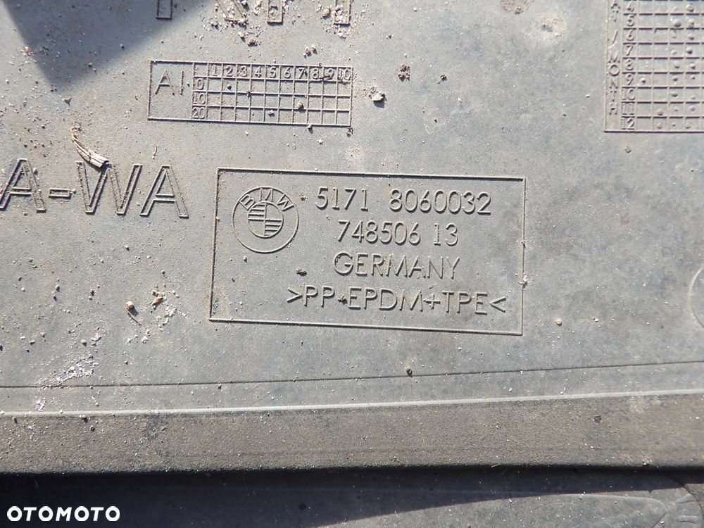 BMW - G30 - M PAKIET - TRÓJKĄT , MOCOWANIE NADKOLA - PRZÓD - PRAWE/LEWE - CENA ZA 1 SZT - 8060031  8060032 - 3