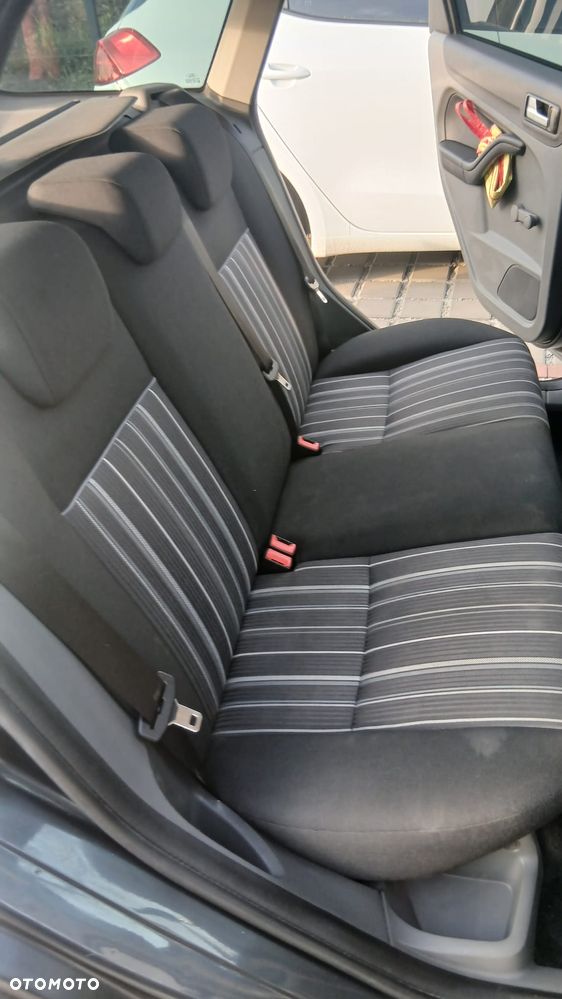 Ford Focus - 21