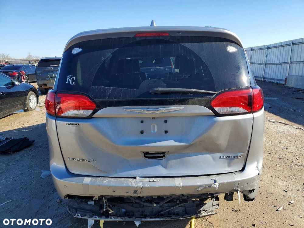 Chrysler Pacifica - 6