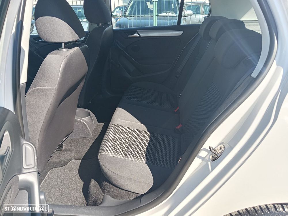 VW Golf 1.2 TSI BlueMotion Trendline - 12