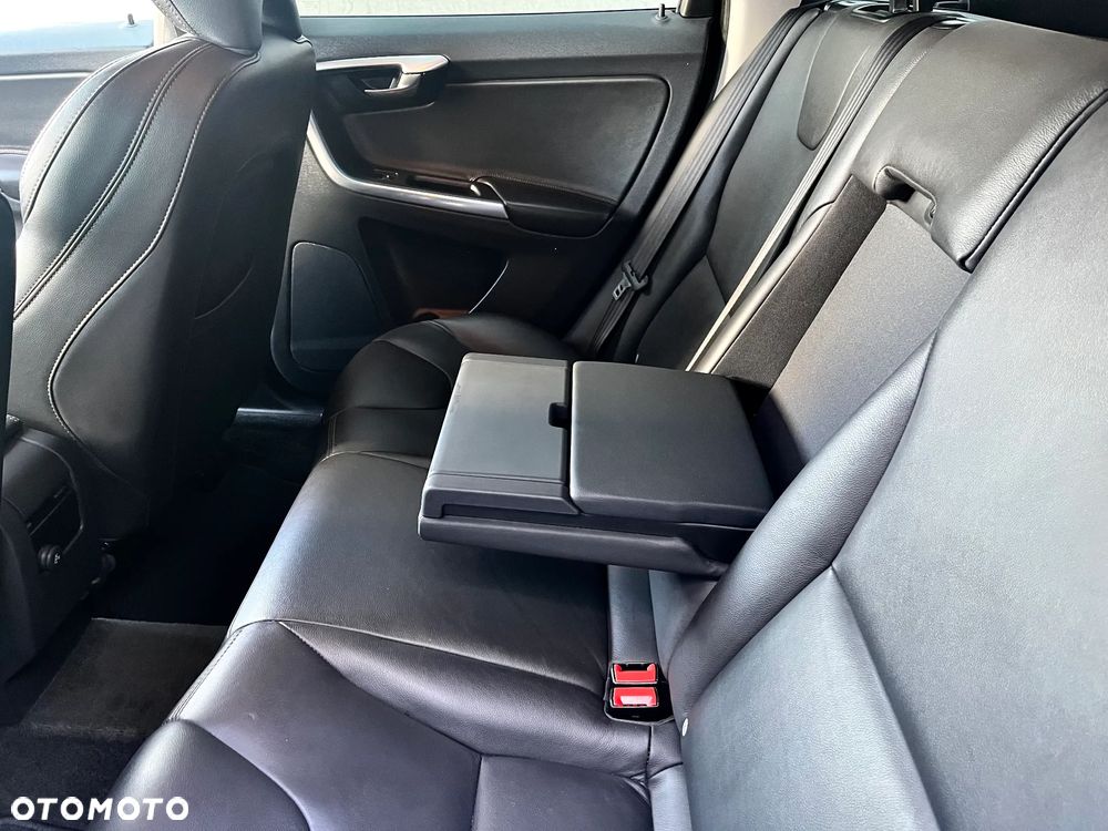 Volvo XC 60 D3 Geartronic Summum - 29