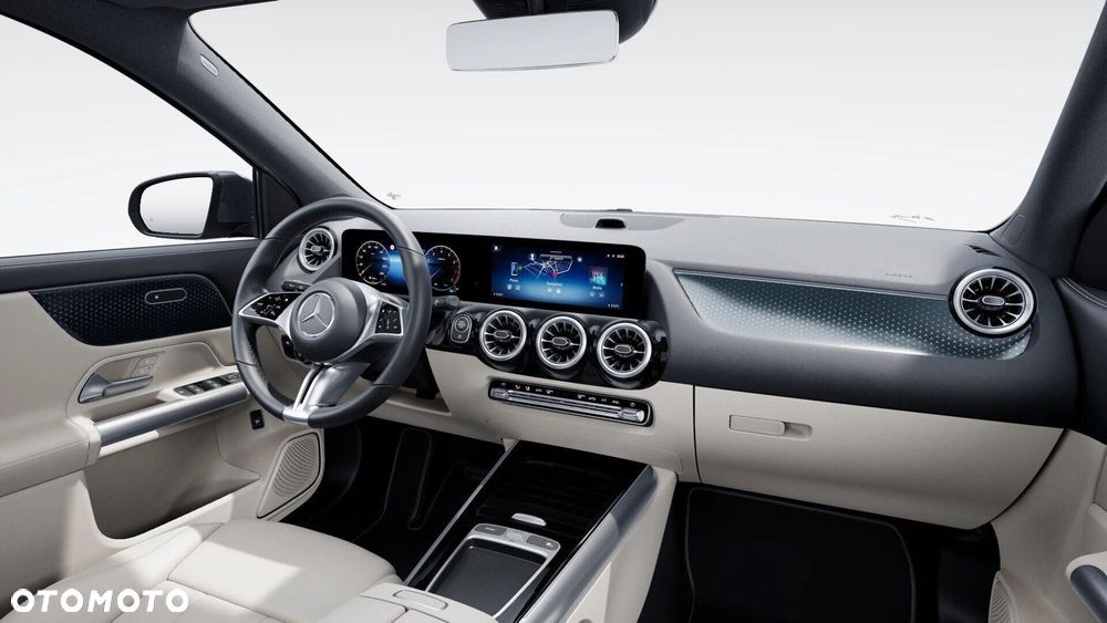 Mercedes-Benz GLA - 9