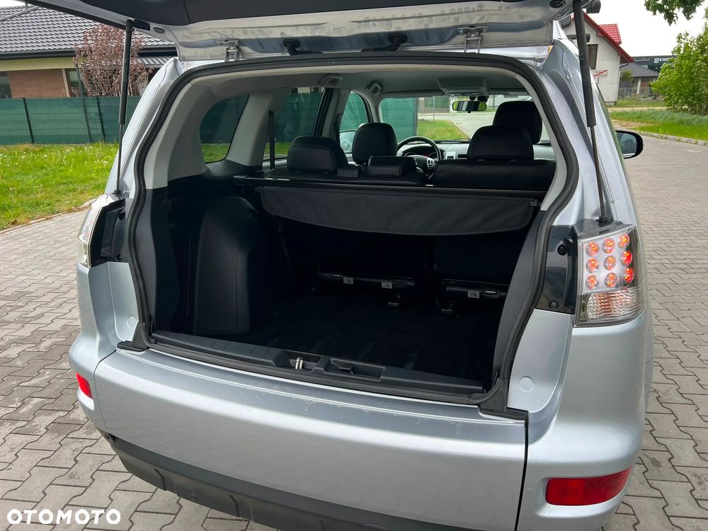 Mitsubishi Outlander 2.0 2WD Invite - 18