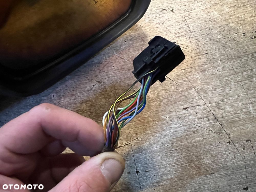 LUSTERKO PRAWE Toledoblau 482 BMW E65 UK 13 pinów - 2