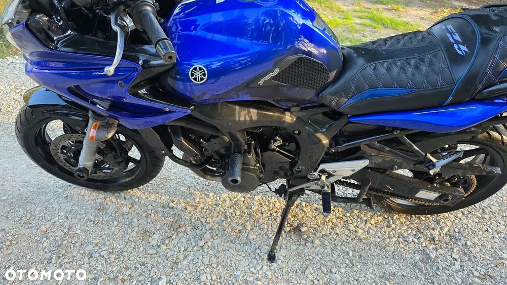 Yamaha FZ6 - 3