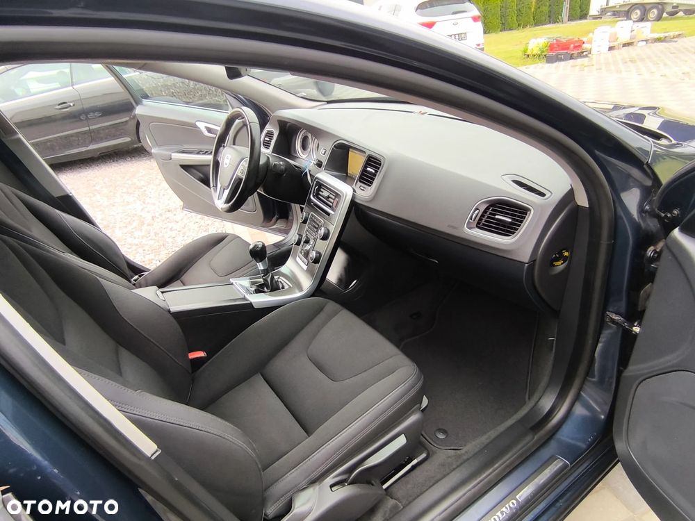 Volvo S60 D3 Momentum - 26