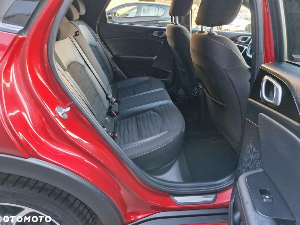 Kia XCeed - 13
