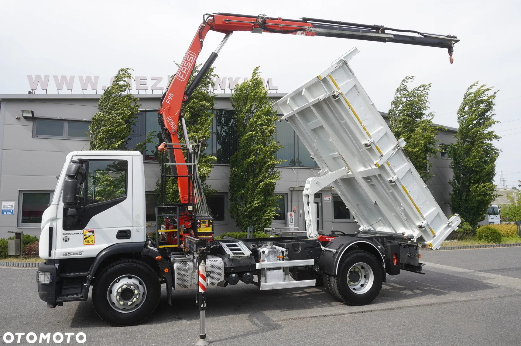 Iveco Eurocargo 160-250 / HDS Fassi F95 / 120 tys. km / wywrotka 3-stronna - 4