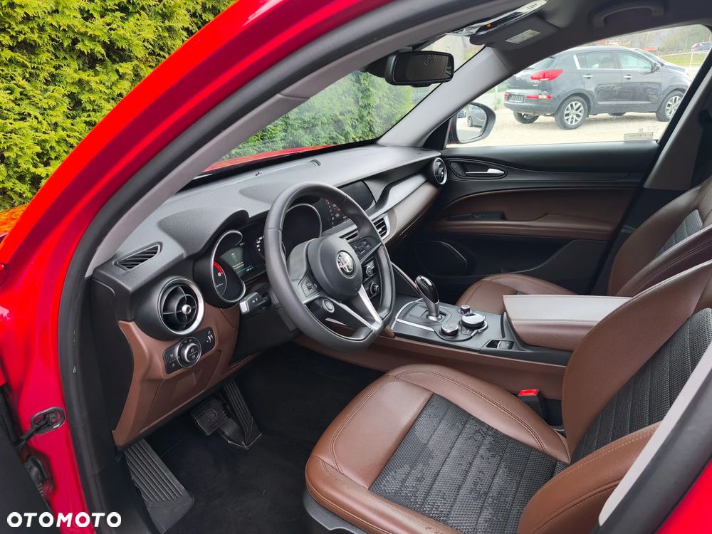 Alfa Romeo Stelvio - 15