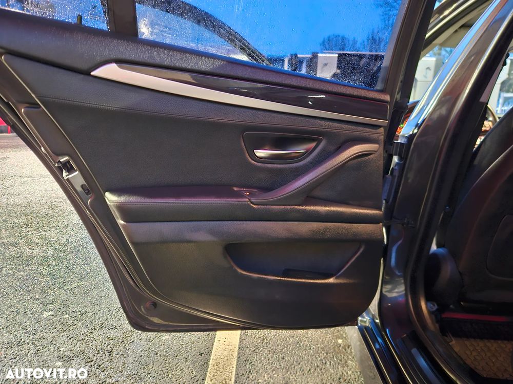 BMW Seria 5 518d Aut. - 25