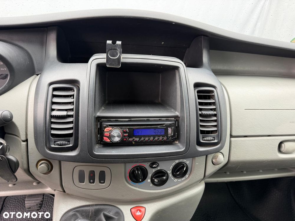 Opel Vivaro - 15