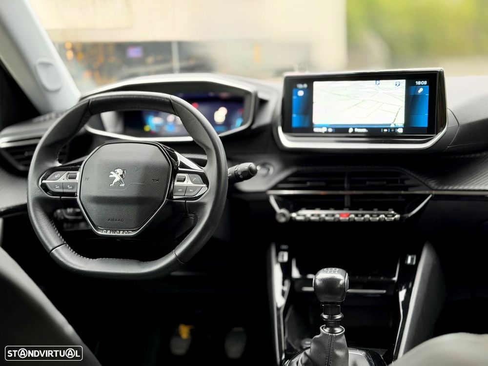 Peugeot 2008 1.2 PureTech Allure Pack - 26