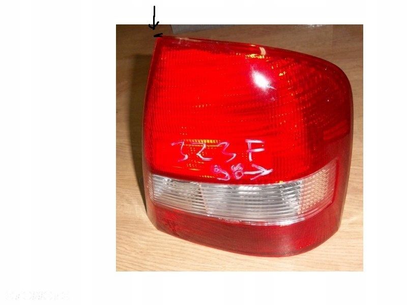 Mazda 323 s 323s sedan 98R- lampa tył prawa - 1