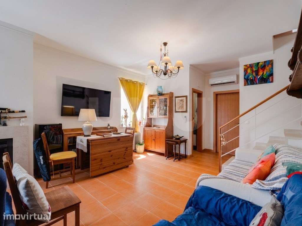 Moradia T3 com Garagem e Quintal em Zona Residencial Tranquila - Grande imagem: 4/24