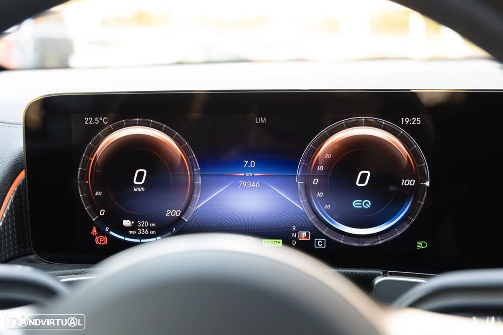 Mercedes-Benz EQB 300 4Matic AMG Line - 28