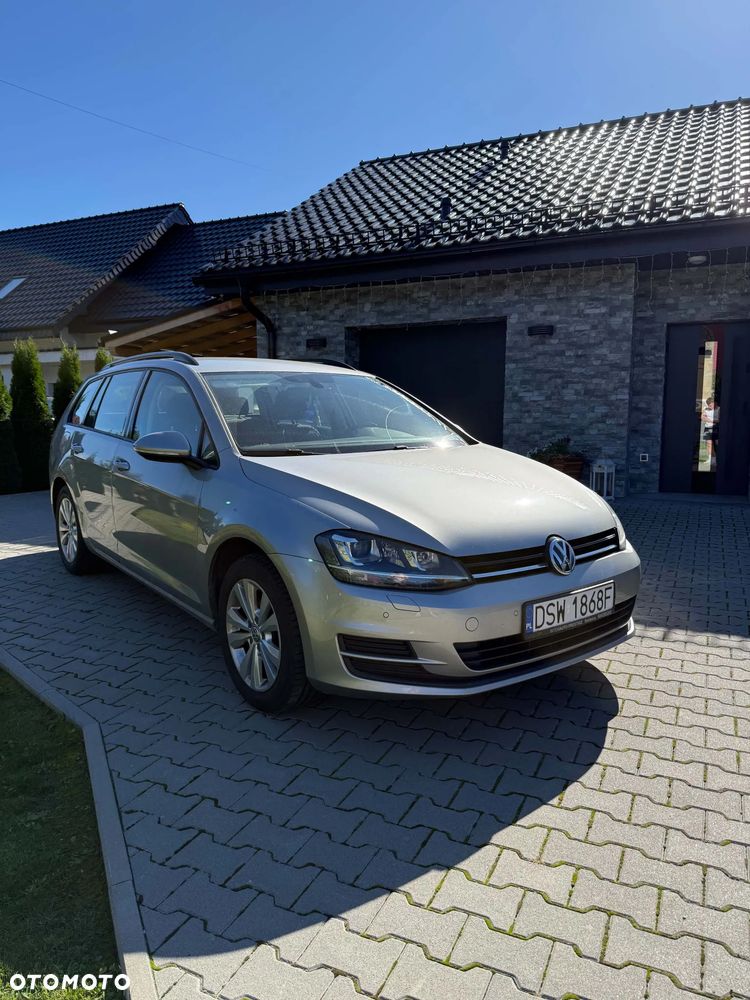 Volkswagen Golf - 1