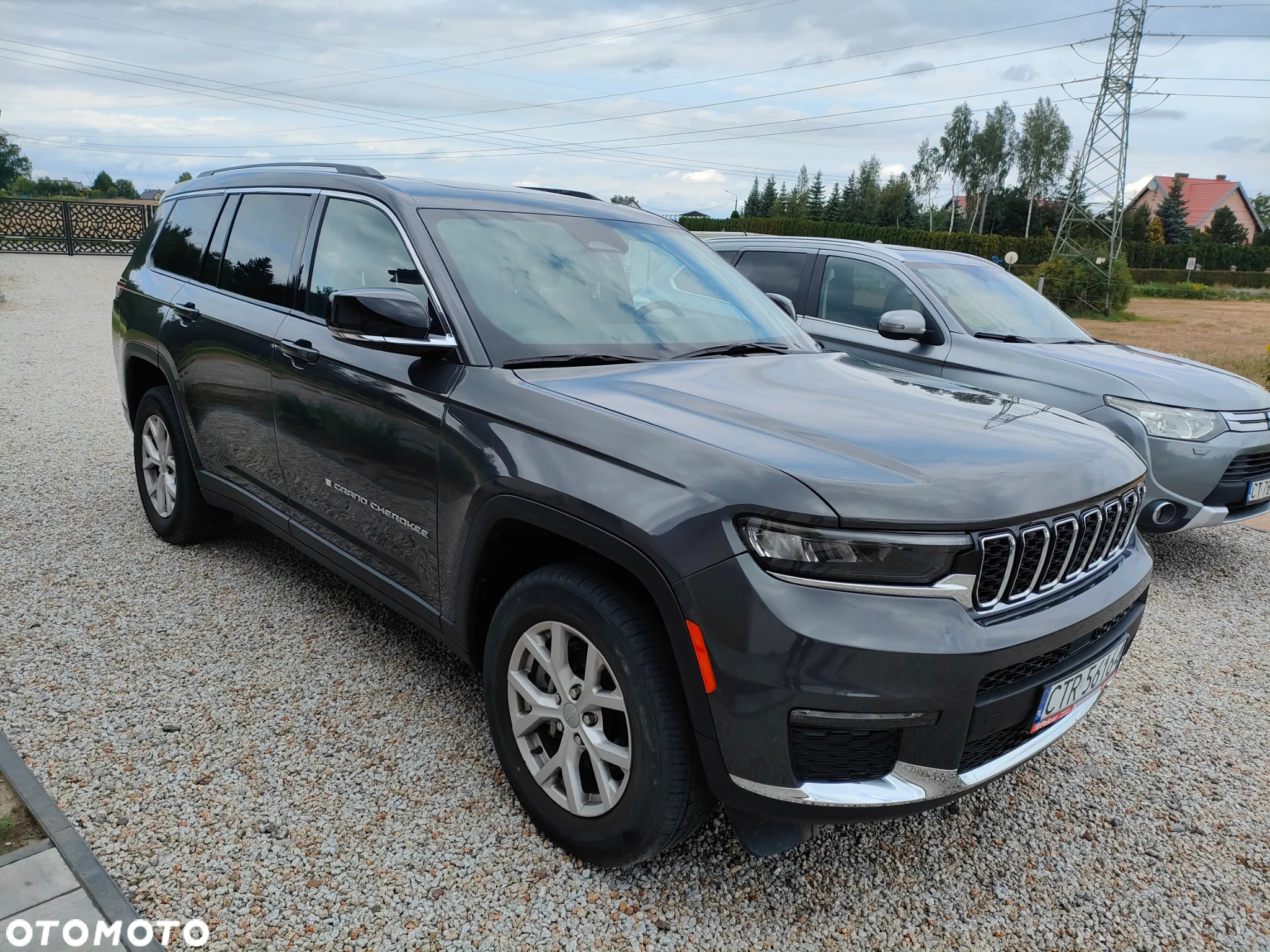 Jeep Grand Cherokee - 12