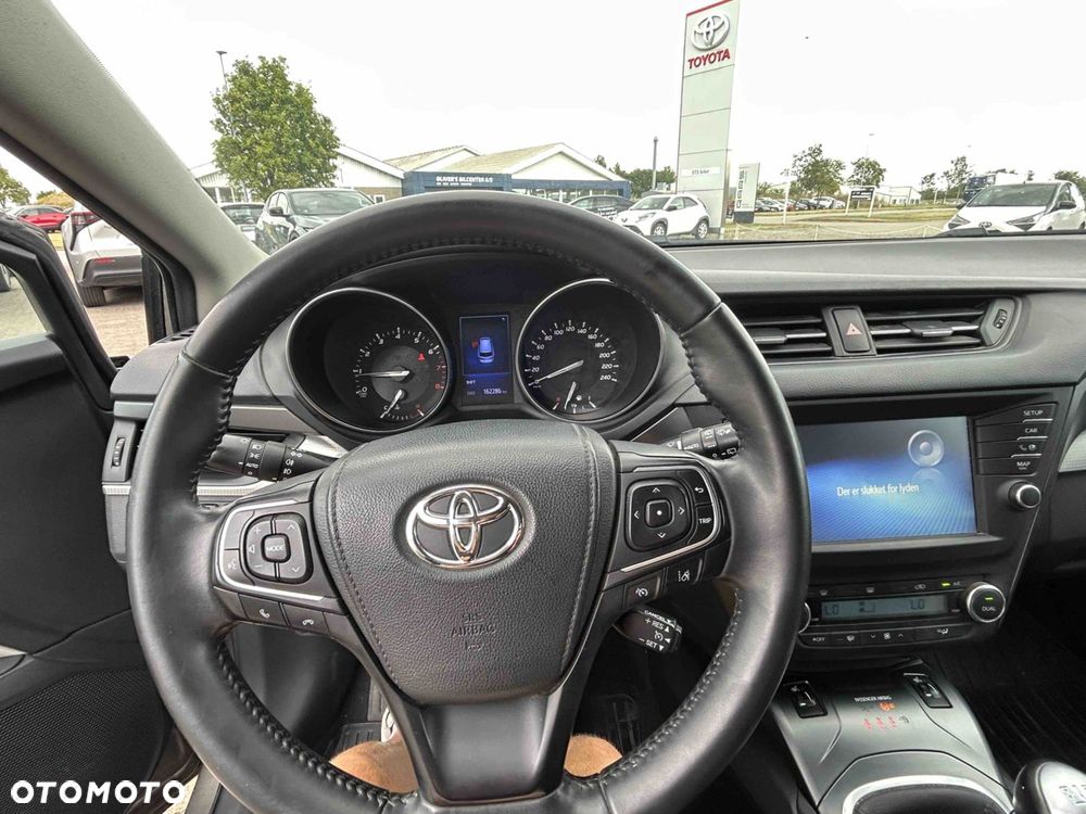 Toyota Avensis Touring Sports 1.8 Business Edition - 12