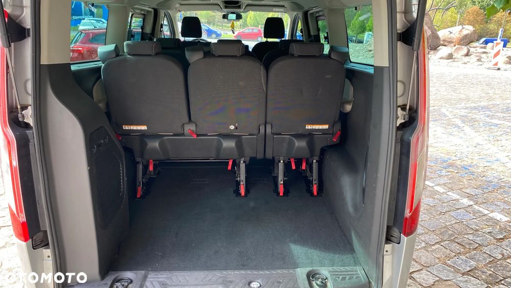 Ford Tourneo Custom - 21