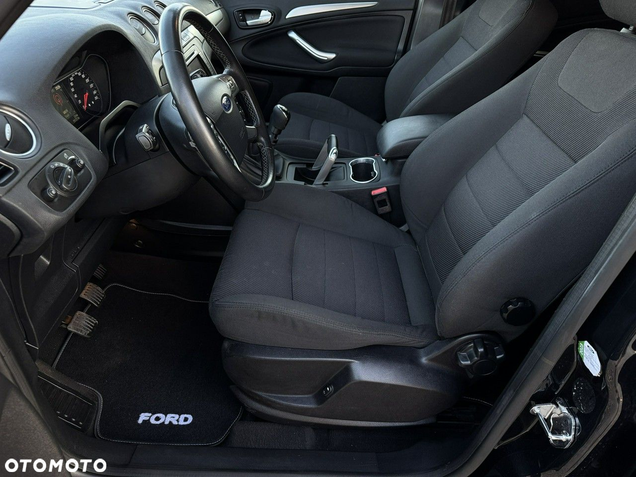 Ford S-Max - 19