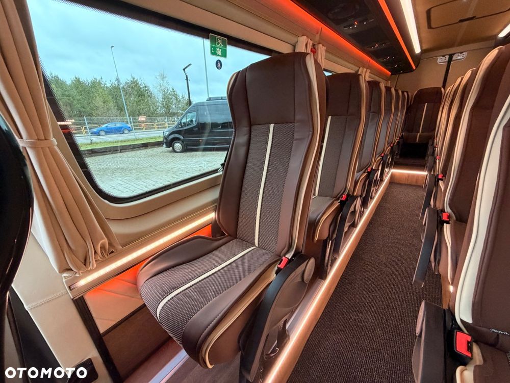 Mercedes-Benz Sprinter 519 - 18
