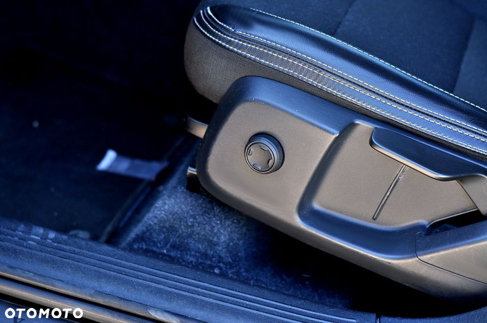 Volvo XC 40 T3 Momentum Pro - 21