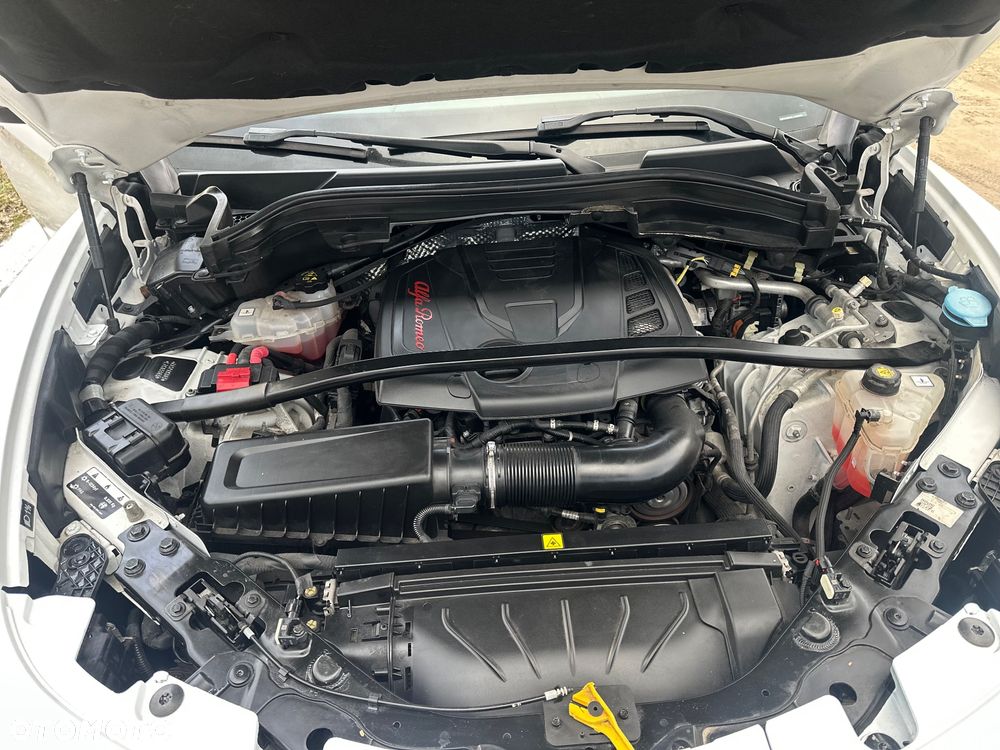 Alfa Romeo Stelvio 2.0 Turbo 16V AT8-Q4 B-Tech - 9