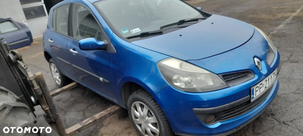 RENAULT CLIO III klapa tylna TEI45 - 4