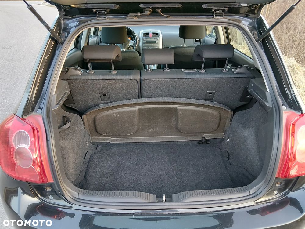 Toyota Auris 1.33 VVT-i - 10