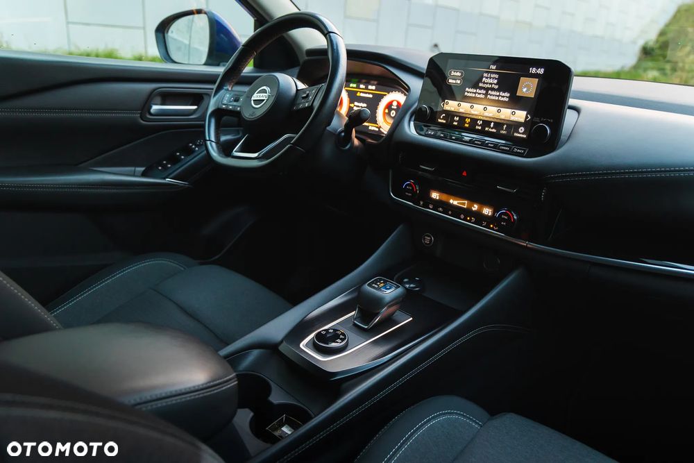 Nissan Qashqai 1.3 DIG-T 4x4 MHEV Xtronic N-Connecta - 29