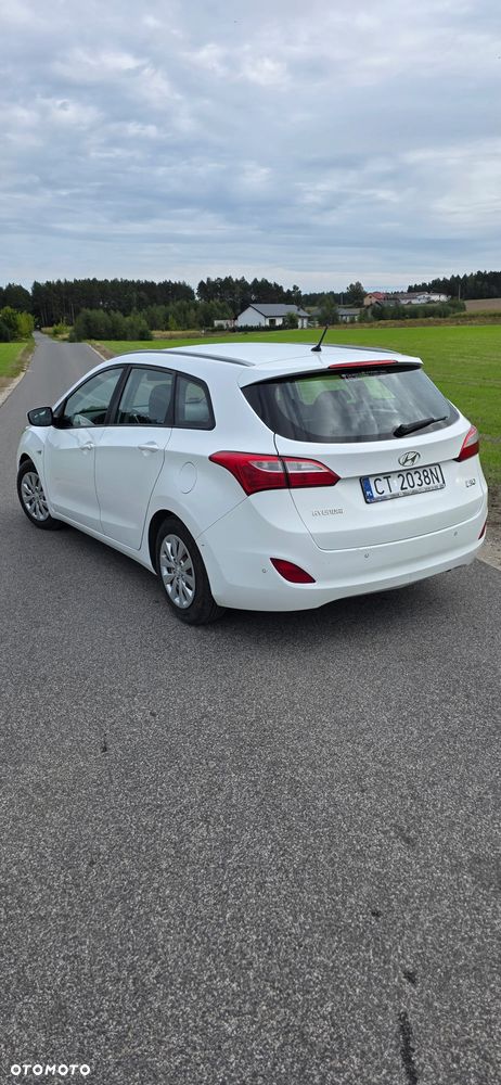 Hyundai i30 1.6 CRDi BlueDrive Premium - 3