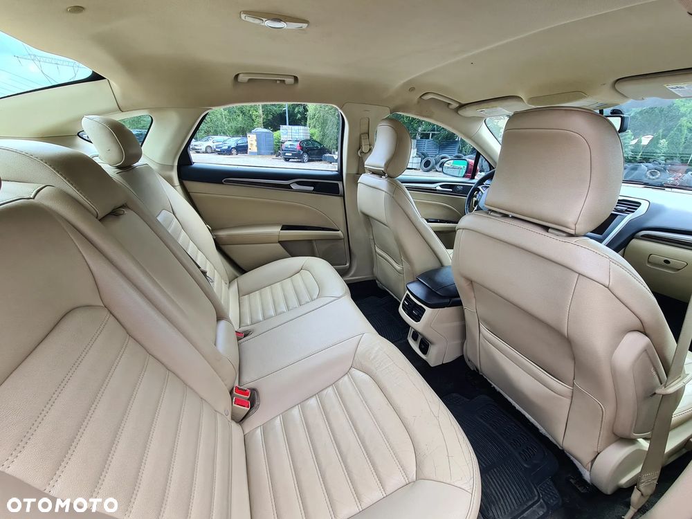 Ford Mondeo 2.0 Hybrid Titanium - 23