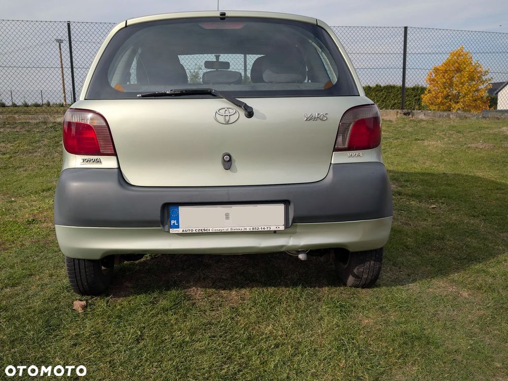 Toyota Yaris 2001 photo 3