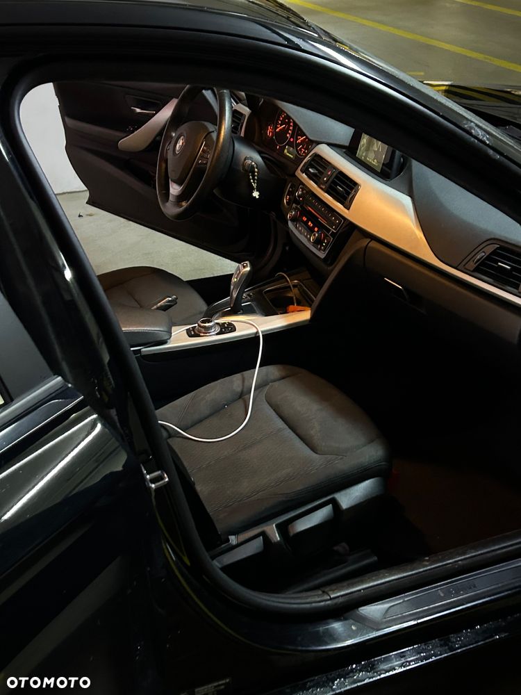 BMW Seria 3 316d - 5