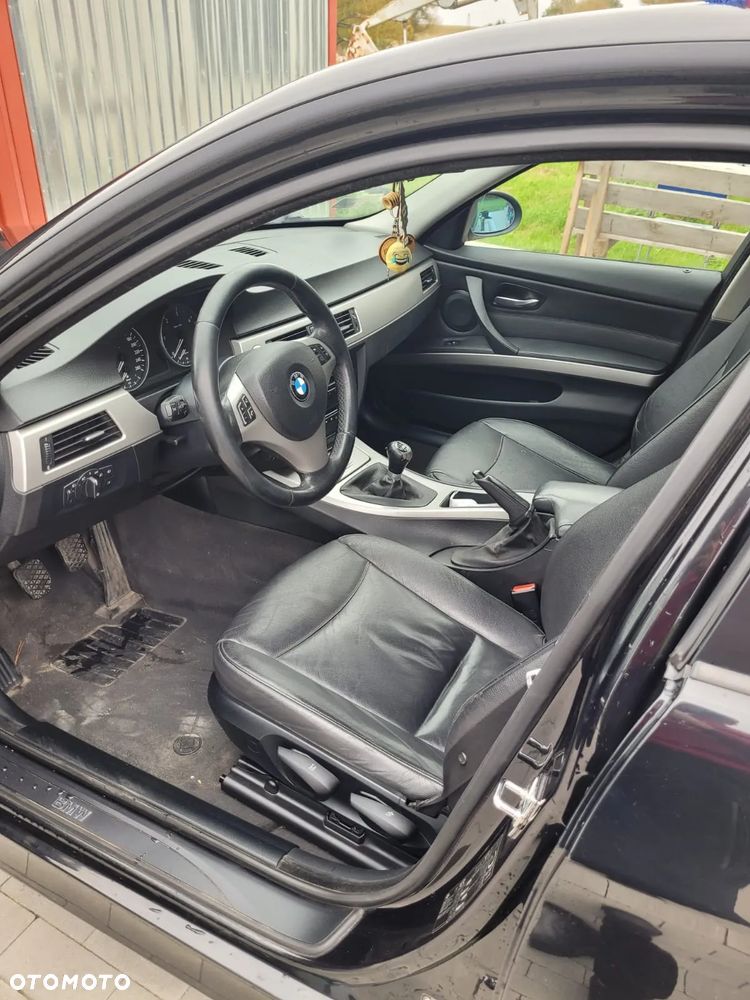 BMW Seria 3 318d - 14