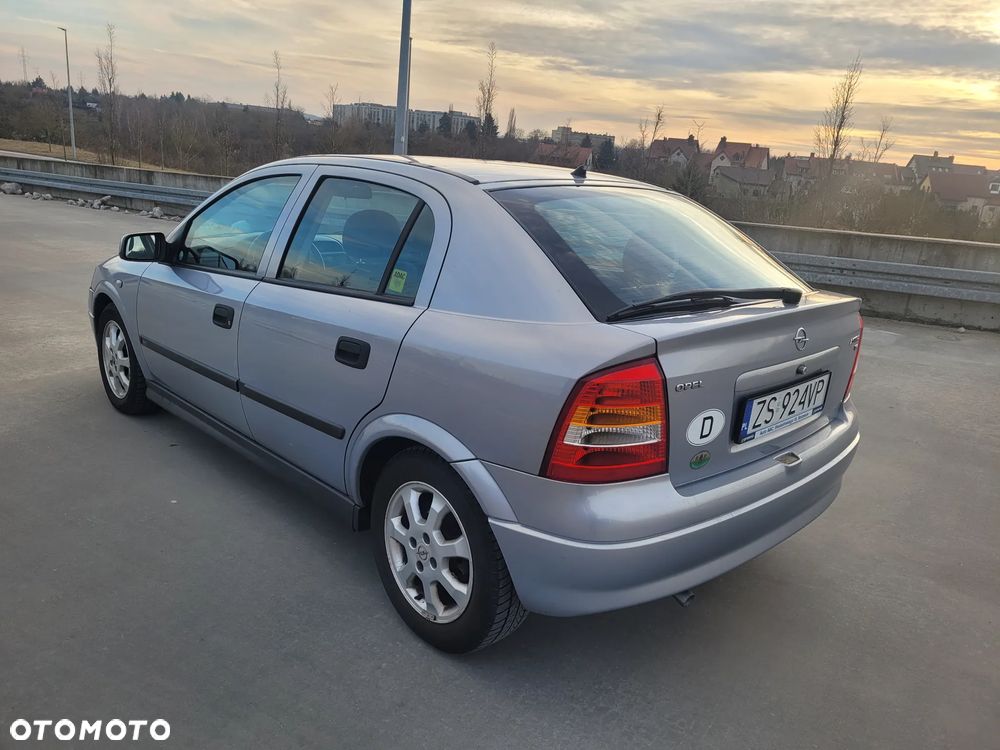 Opel Astra - 4