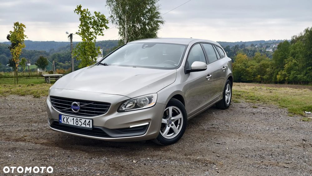 Volvo V60 D2 Momentum - 2