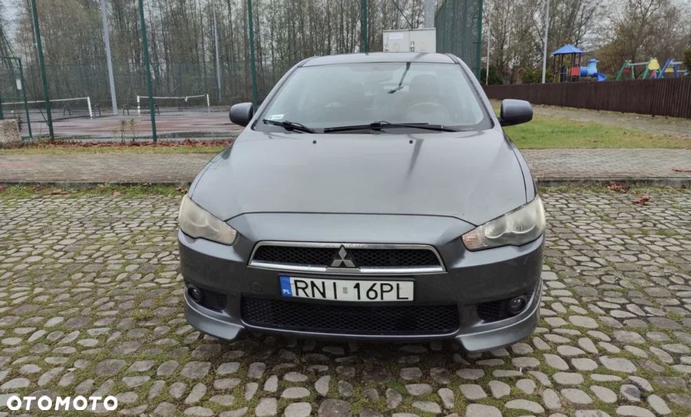 Mitsubishi Lancer - 2