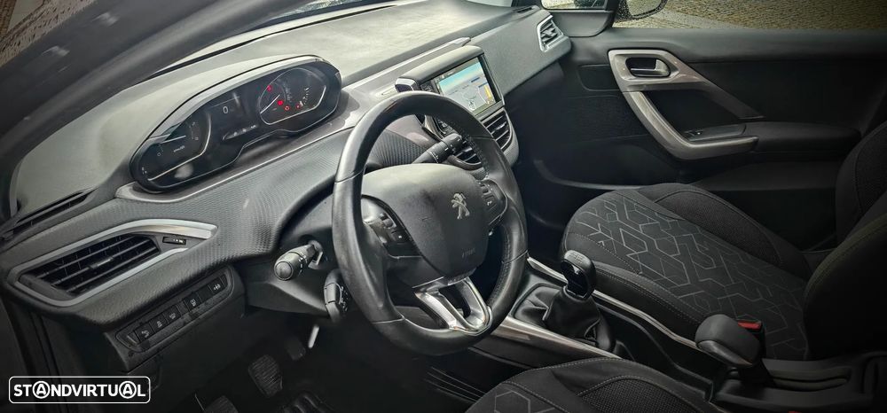 Peugeot 2008 1.6 BlueHDi GT Line - 11