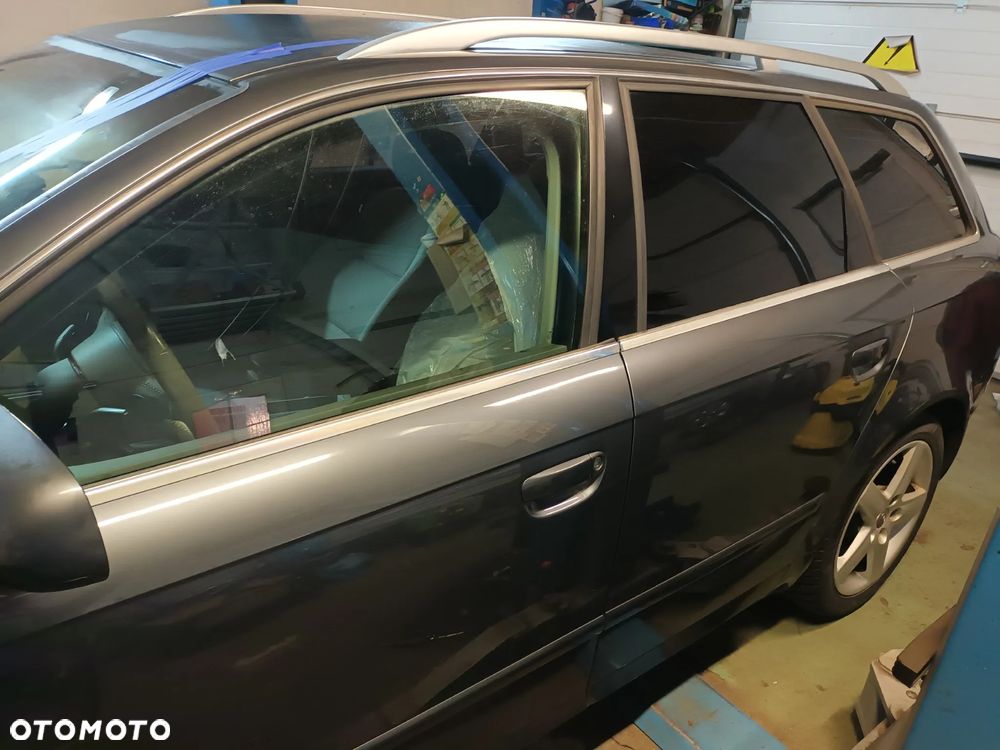 Audi A4 Limousine - 4